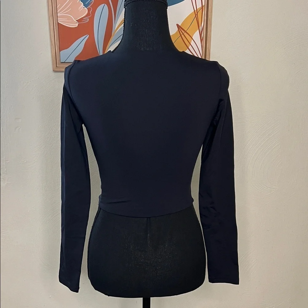 Aritzia Babaton Contour Crew Cropped Longsleeve Black Size S
